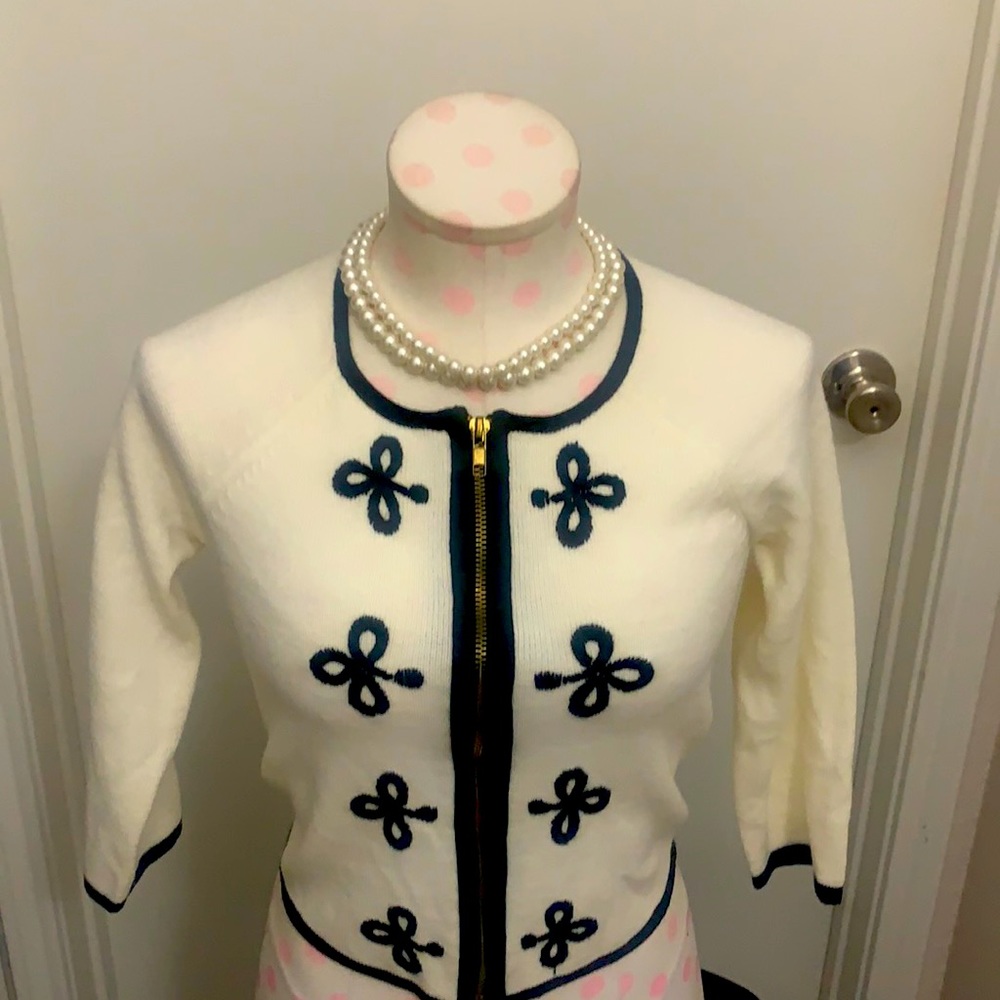 Vintage Cream Cardigan with Black Trim – Classy & Timeless